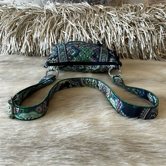 VERA BRADLEY Rhythm & Blues 2011 Zip Hipster Crossbody Navy Green Paisley - Picture 11 of 17